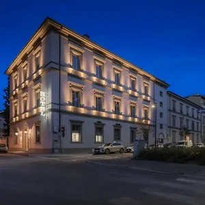 4* فندق أريايليي